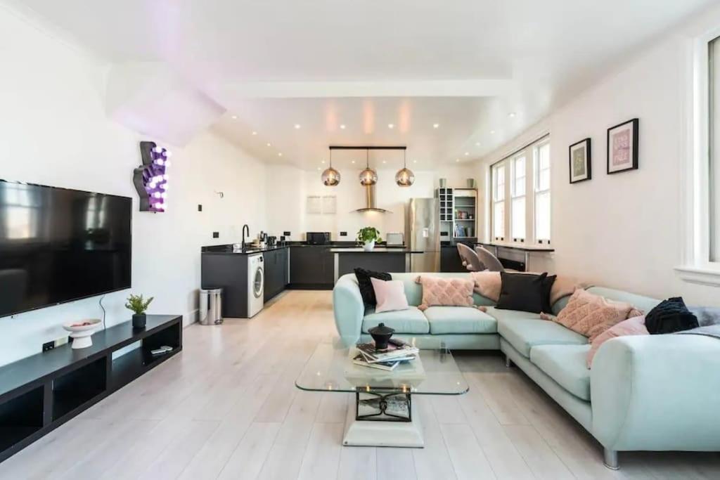 3 X Bedroom Riverside Flat With Hot Tub On Roof Terrace London Eksteriør billede