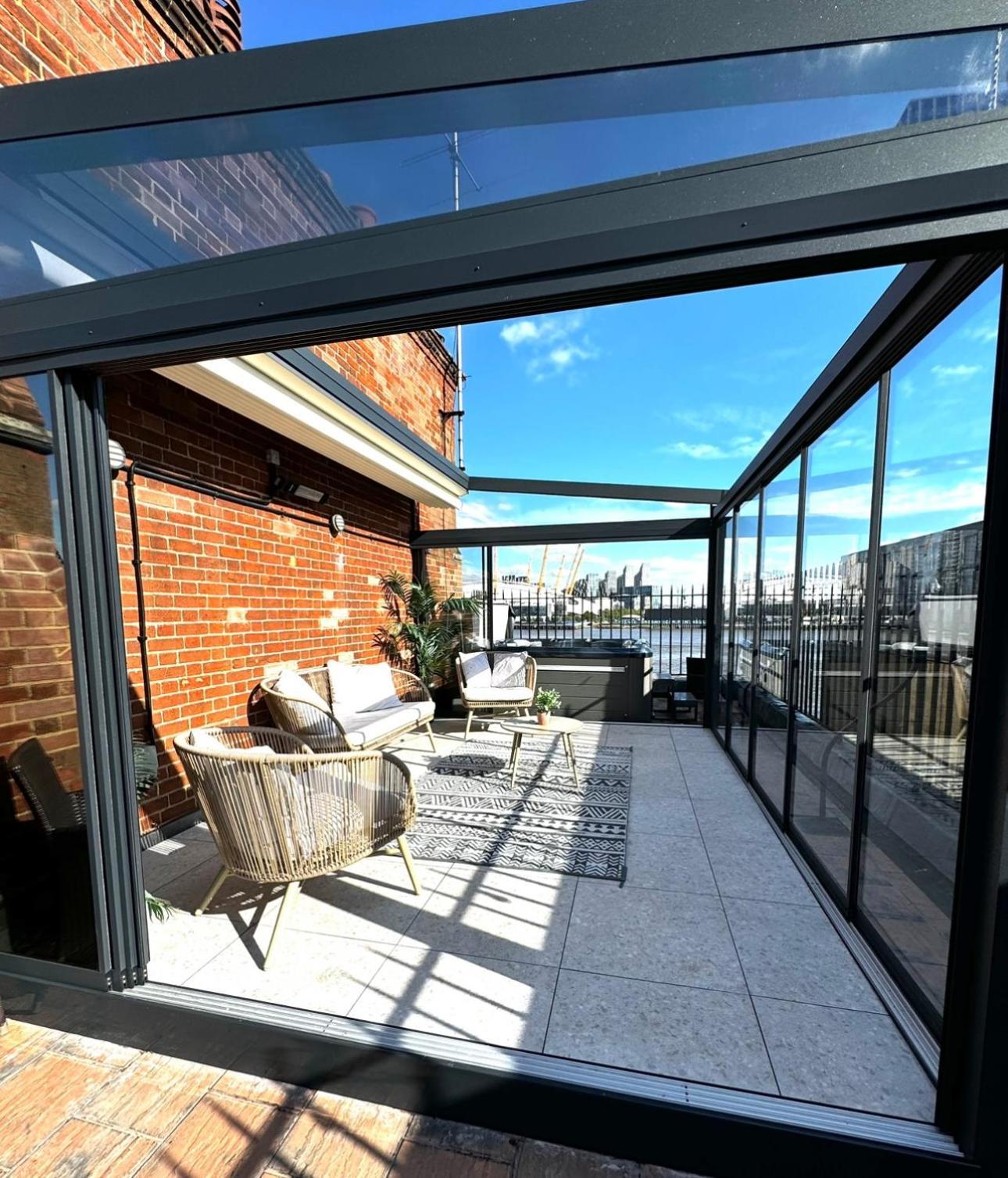 3 X Bedroom Riverside Flat With Hot Tub On Roof Terrace London Eksteriør billede