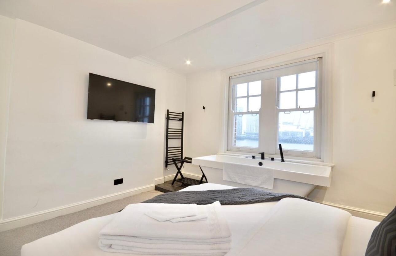 3 X Bedroom Riverside Flat With Hot Tub On Roof Terrace London Eksteriør billede